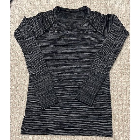 Lululemon Long Sleeve - Picture 1 of 3